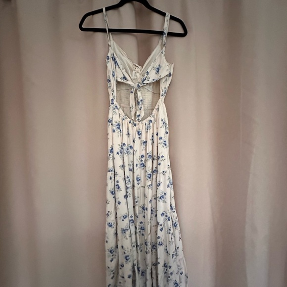 Hollister size M blue and ivory floral backless long sundress - Picture 4 of 4